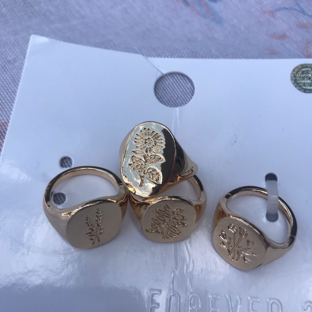 Forever21 Gold Flower Rings - Picture 3 of 10